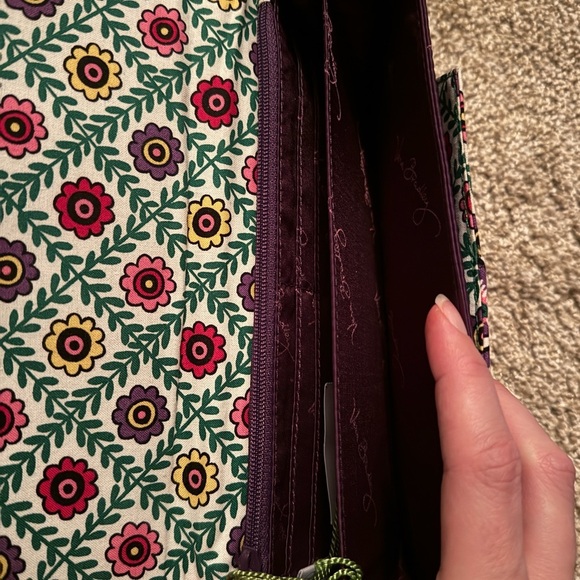 Vera Bradley NEW Viva La Vera Travel Wallet - Picture 2 of 6